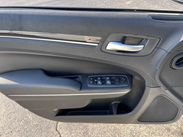 2023 Chrysler 300 Touring