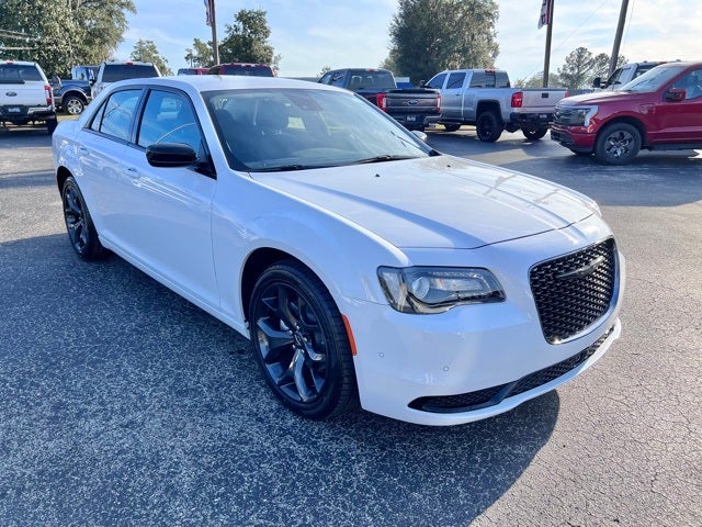 2023 Chrysler 300 Touring