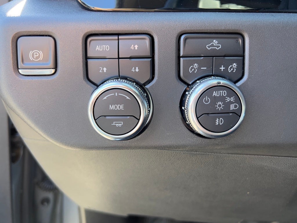 2024 GMC Sierra 1500 4WD Crew Cab Short Box Elevation with 3SB