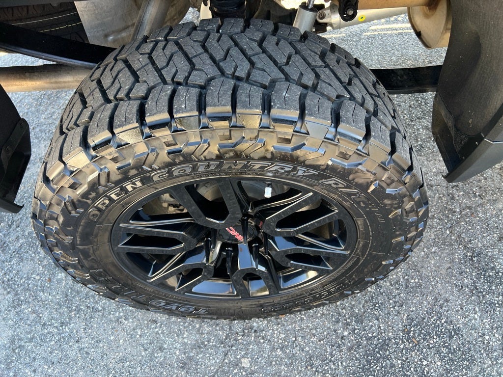 2024 GMC Sierra 1500 4WD Crew Cab Short Box Elevation with 3SB