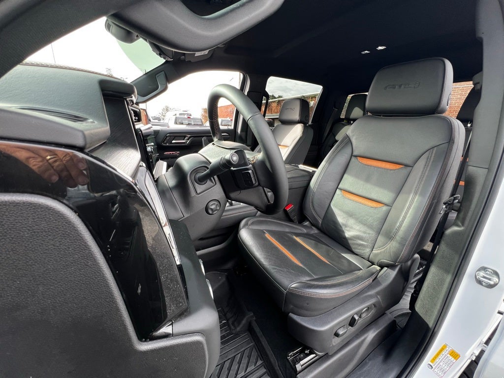 2025 GMC Sierra 1500 4WD Crew Cab Short Box AT4