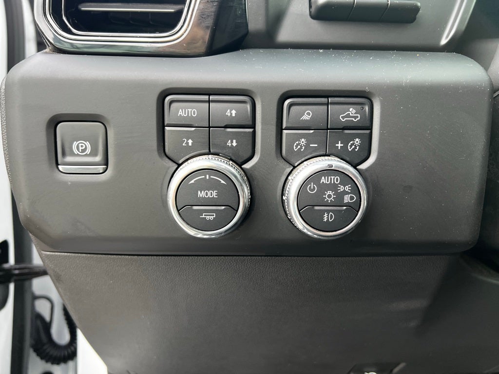 2025 GMC Sierra 1500 4WD Crew Cab Short Box AT4