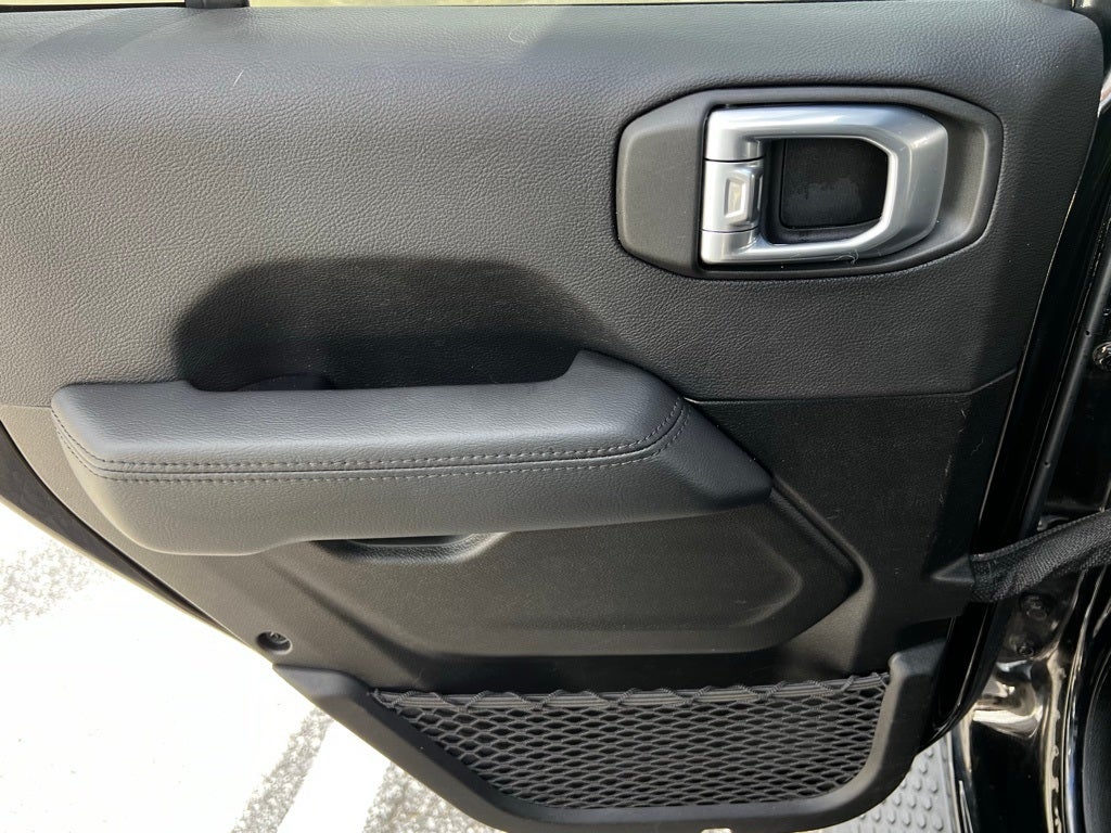 2022 Jeep Wrangler Unlimited Sahara Altitude