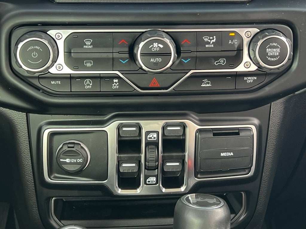 2022 Jeep Wrangler Unlimited Sahara Altitude