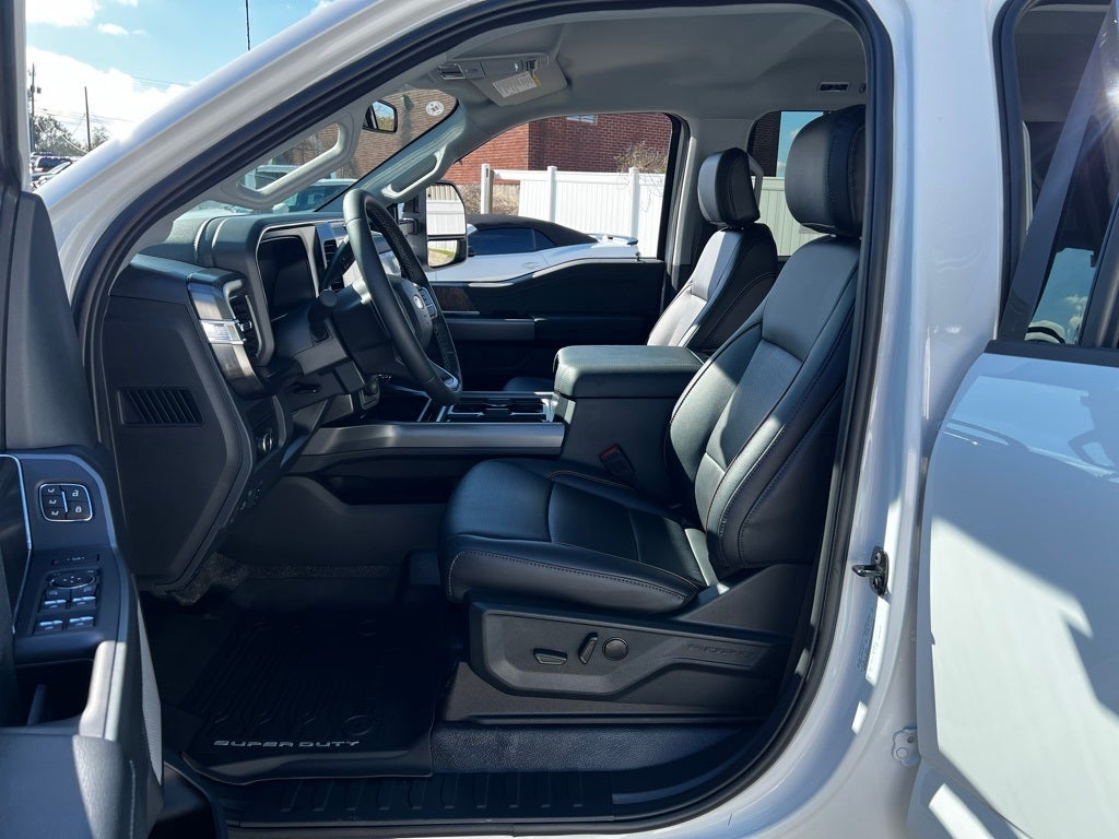 2026 Ford F-350SD Lariat DRW