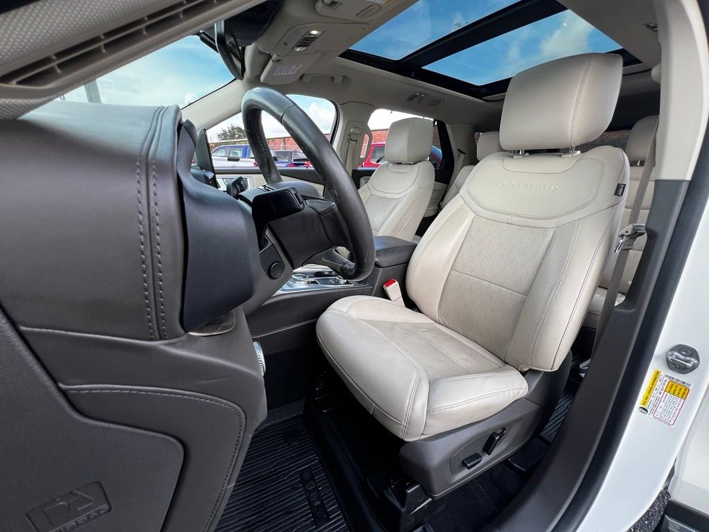 2022 Ford Explorer Platinum