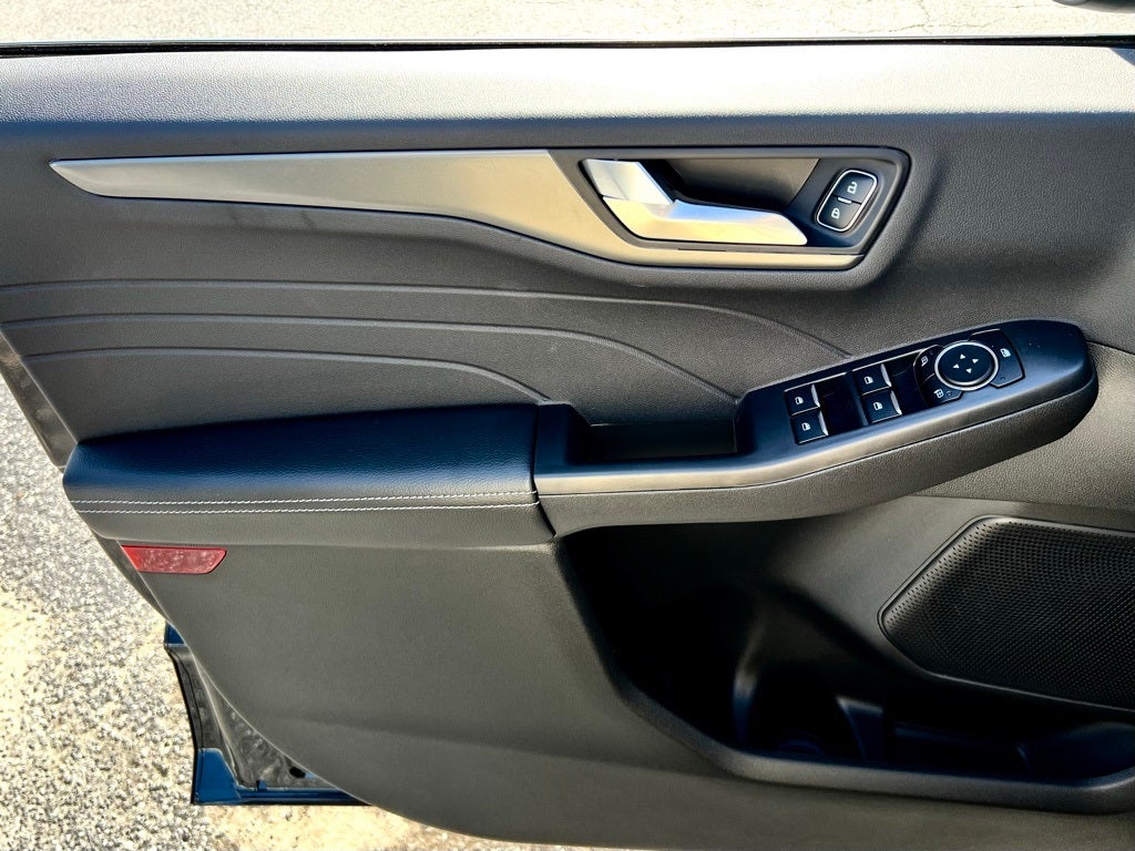 2025 Ford Escape Plug-In Hybrid Base