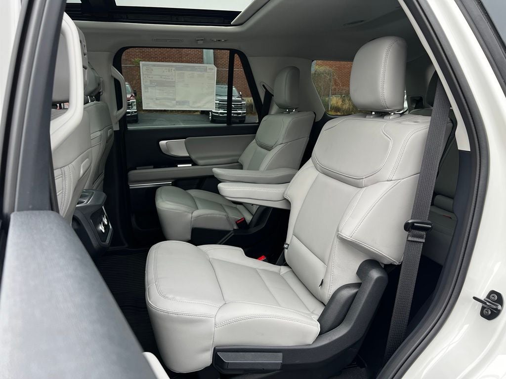 2027 Ford Expedition Active