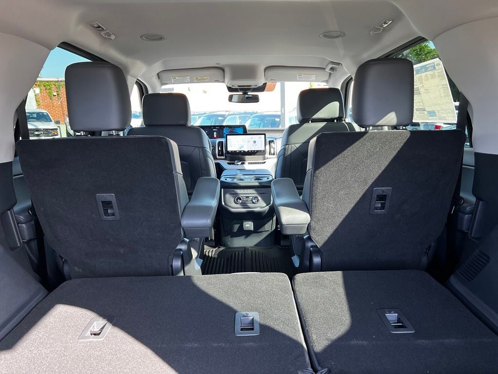 2027 Ford Expedition Active