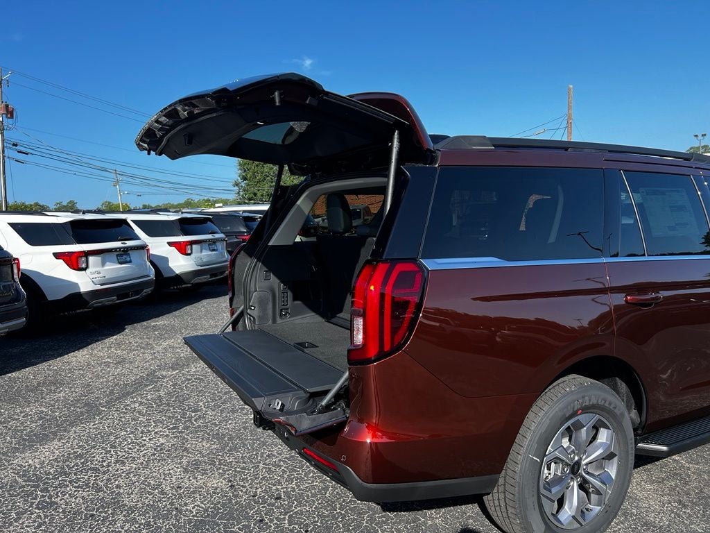 2027 Ford Expedition Active