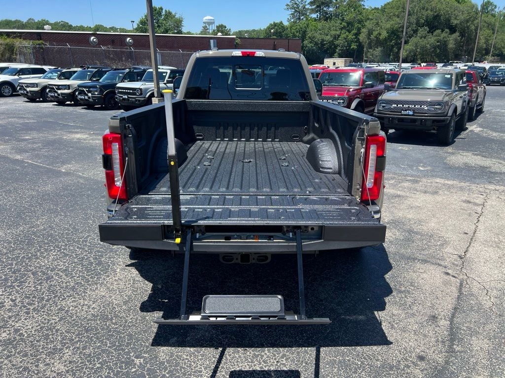 2026 Ford F-350SD Lariat DRW