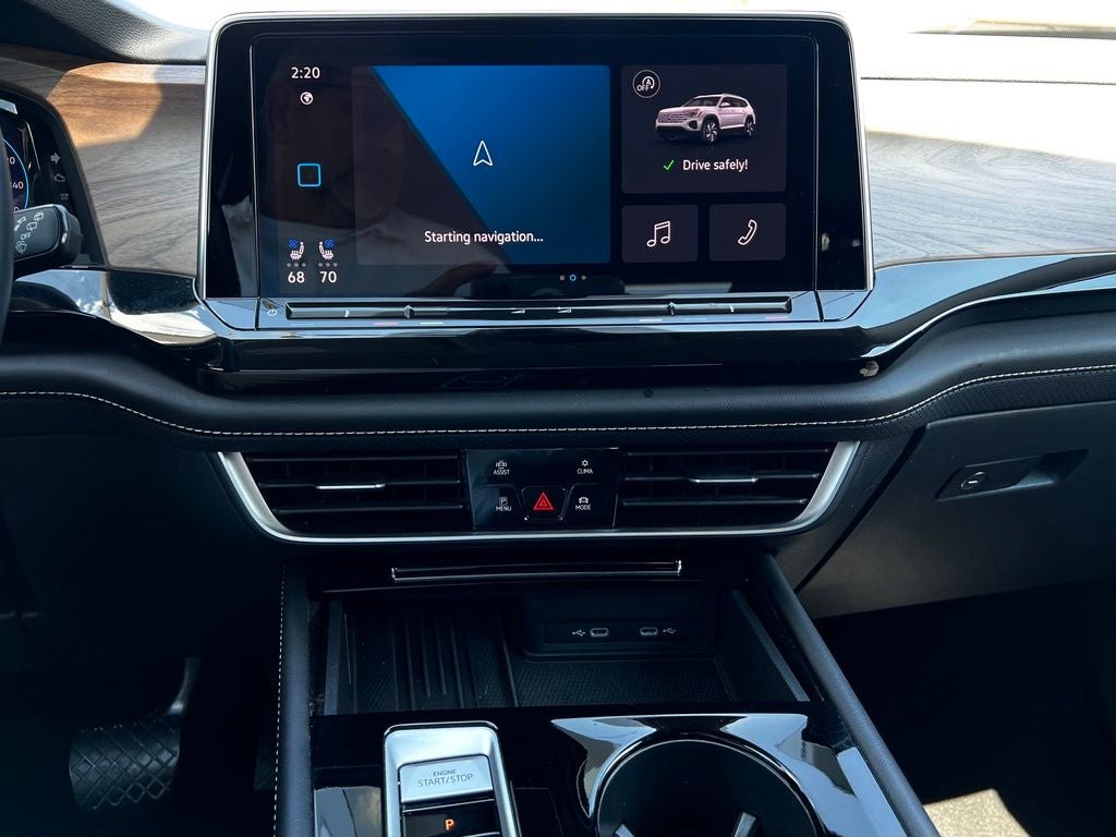 2025 Volkswagen Atlas 2.0T SE w/Technology