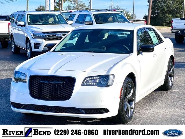 2023 Chrysler 300 Touring