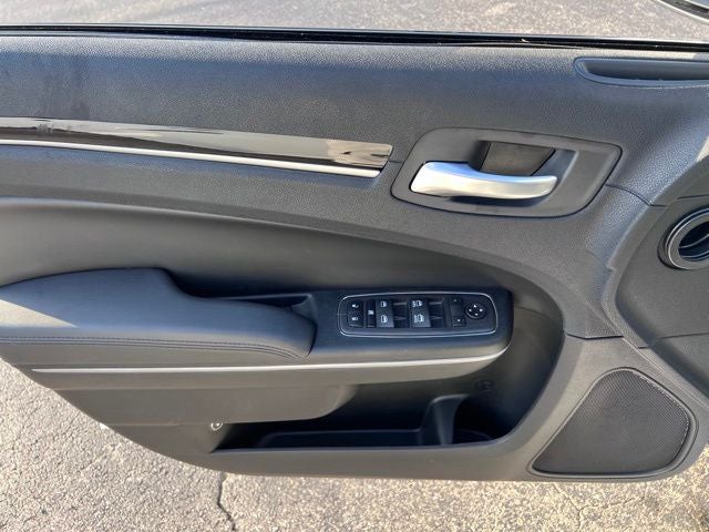 2023 Chrysler 300 Touring