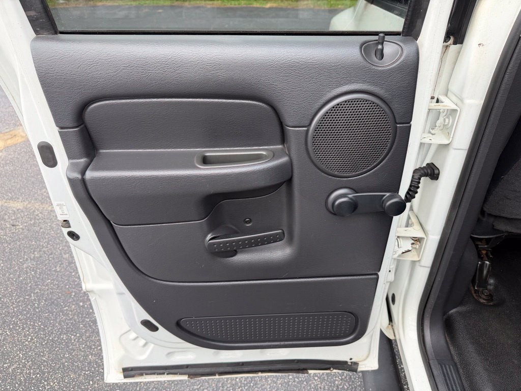 2004 Dodge Ram 3500 ST DRW